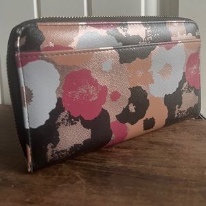 Floral zip around wallet- GUC- unbranded
